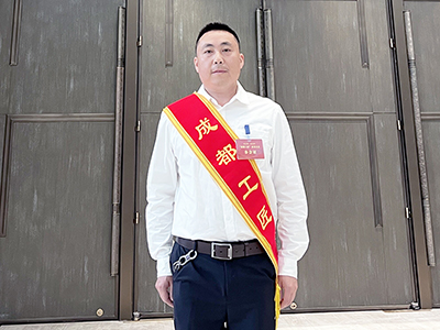 E:2023.66.20【工匠心灵】安全通勤路，，，，，，，平庸见不凡——“成都工匠”  黄玉华官网“成都工匠”黄玉华.jpg