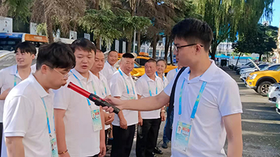 E:2023.88.2【助力大运•影像集】官网图官网酒精测试——抖圈.为dU而生长运廖华裔.jpg