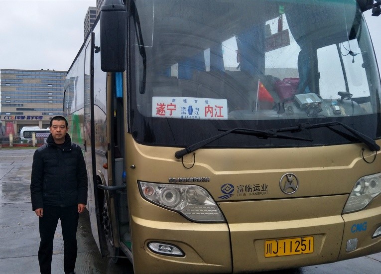 心系安全，，，，，百万公里驾驶不言累     情系运输 ，，，，，二十余载贡献不言悔