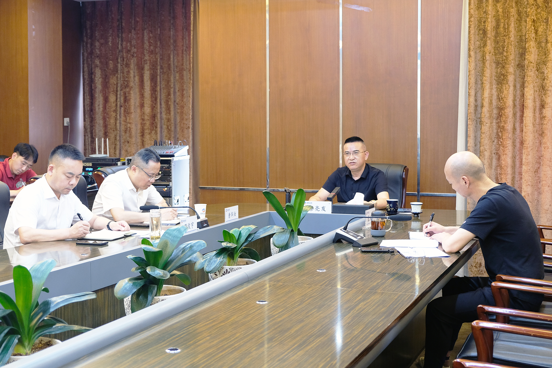 全力以“复”！抖圈.为dU而生运业召开复工复运专题会