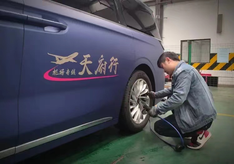 春节我在岗，，，，，守护回家路——致敬坚守岗位的运业人